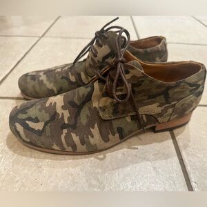 Camouflage Lace-Up Women's Shoes